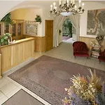 Golden Star 4* Prague