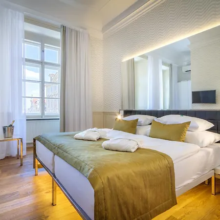 Golden Star Hotel 4*