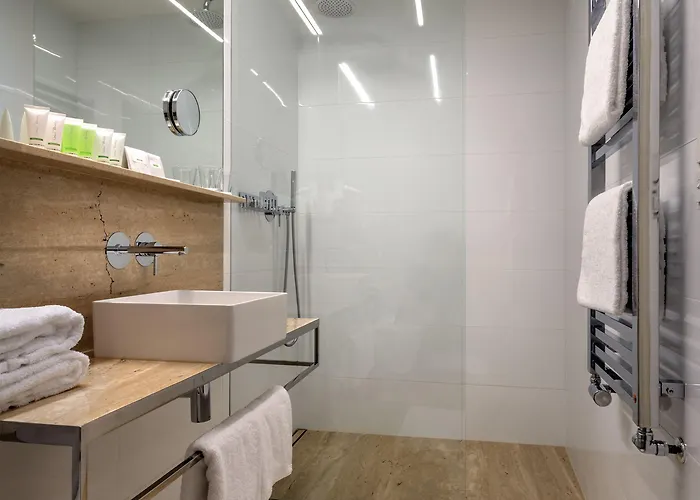 Hotel Golden Star 4*