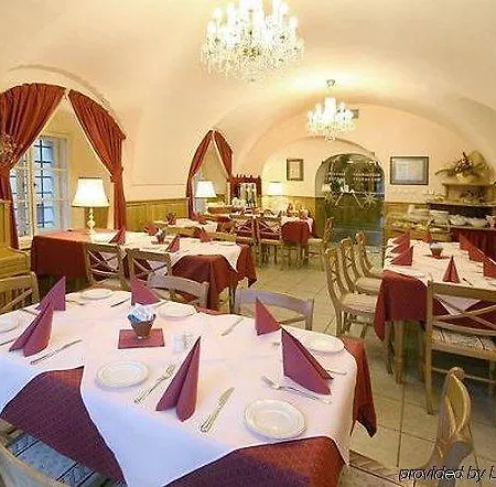 ゴールデン スター 4* プラハ