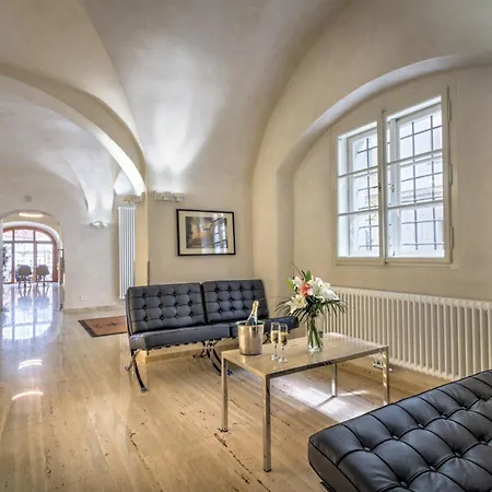 ゴールデン スター ホテル 4*