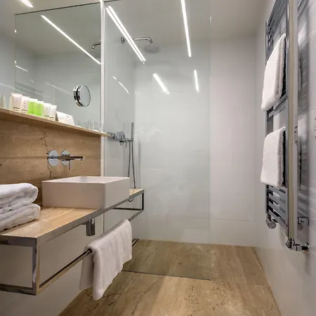 Hotell Golden Star 4*