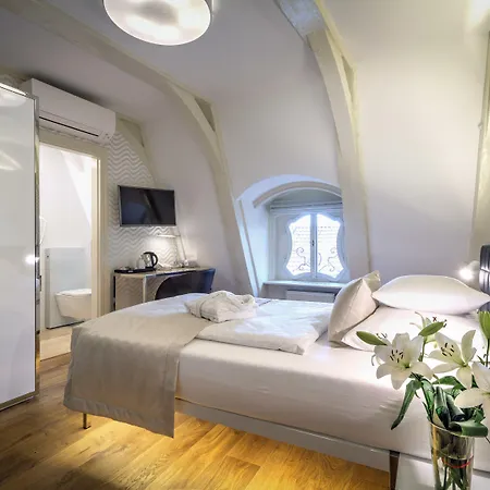Hotel Golden Star