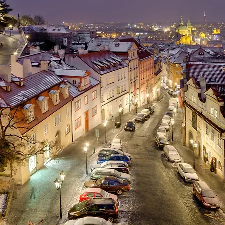 ホテル ゴールデン スター 4*