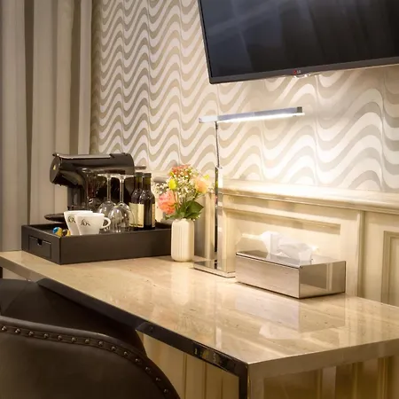 Golden Star Hotell 4*