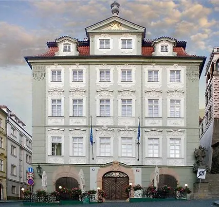 Golden Star Hotel 4*