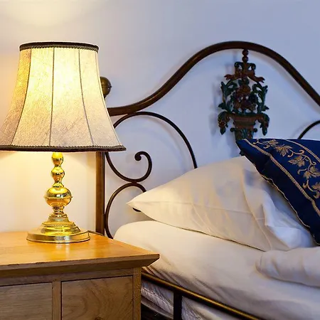 Golden Star Hotell 4*