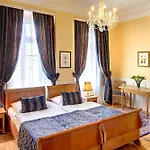 Hotel Golden Star 4*
