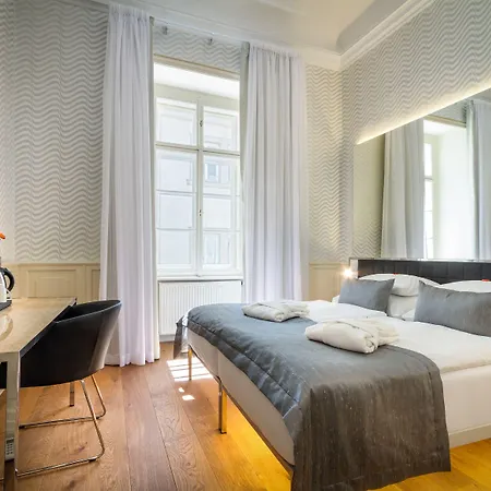 Golden Star Hotel