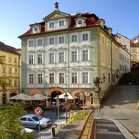 Golden Star Hotel 4*